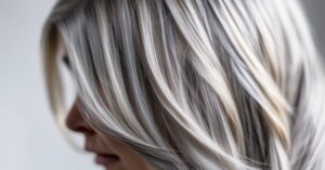 Refleksy na siwe włosy: Odkryj swój nowy, olśniewający blask